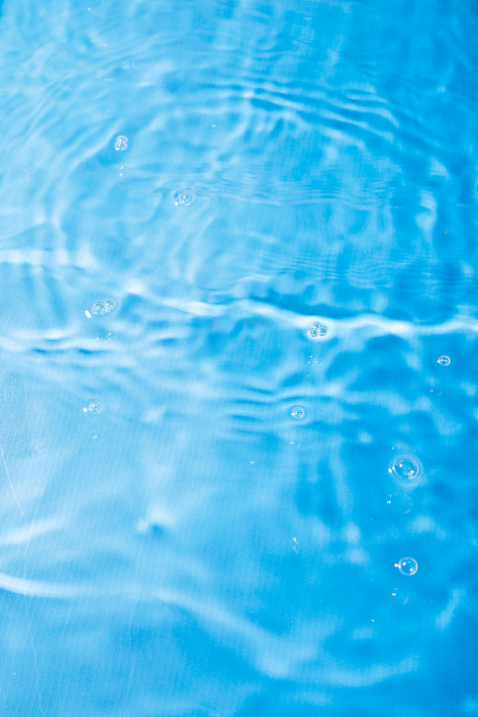 游泳池，水(自然現象)，夏天，季節，波浪，藍色圖片素材