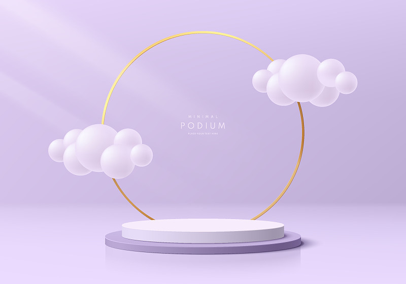 逼真的3D淡紫色圓柱形底座與金色戒指和白云飛行的背景。抽象最小場景實物展示。圓形舞臺展示。向量的幾何形式。插畫圖片