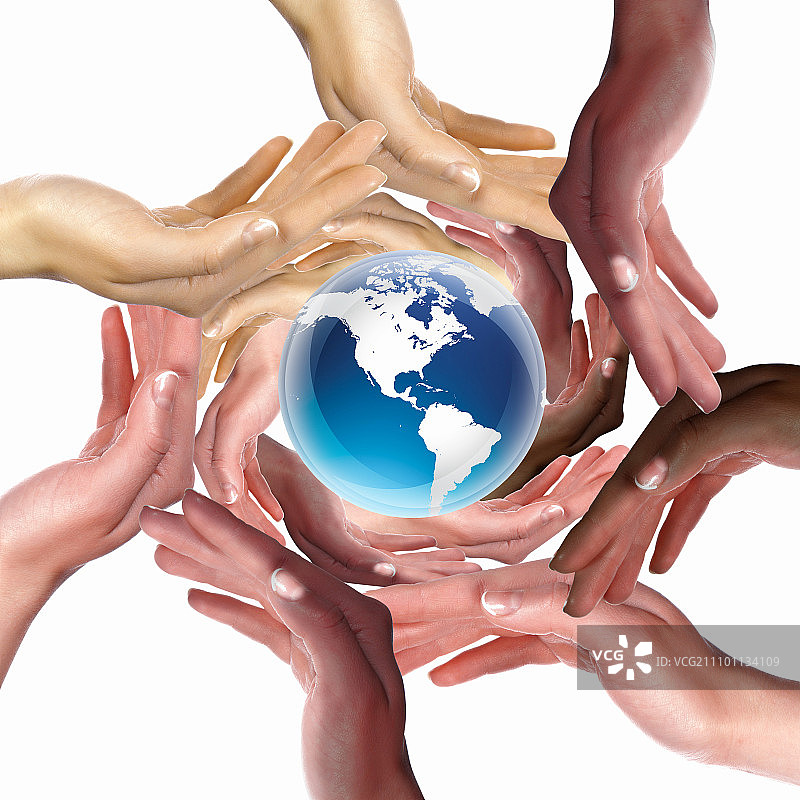 人类的手在一个圆圈里，象征着我们的星球图片素材