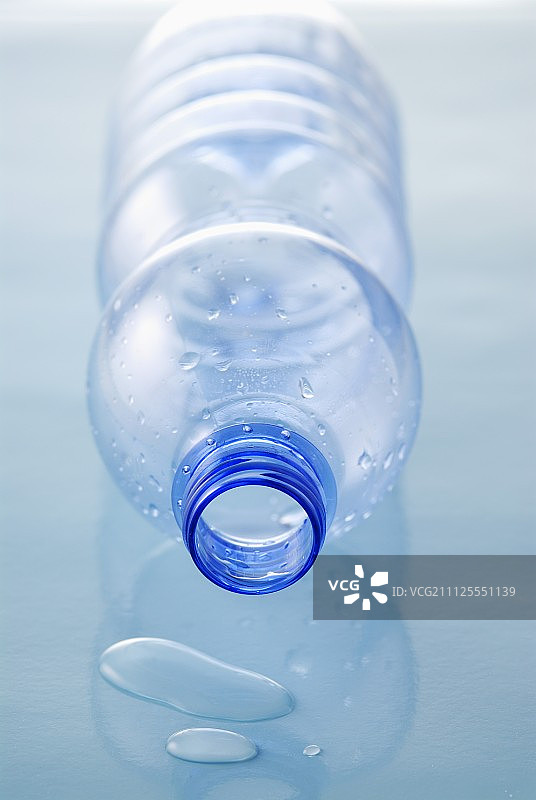 空塑料瓶的水图片素材