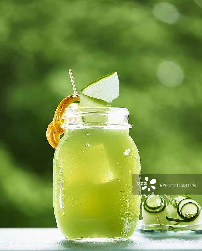 黄瓜酸橙汁(一种用黄瓜和酸橙汁制成的清凉饮料)图片素材