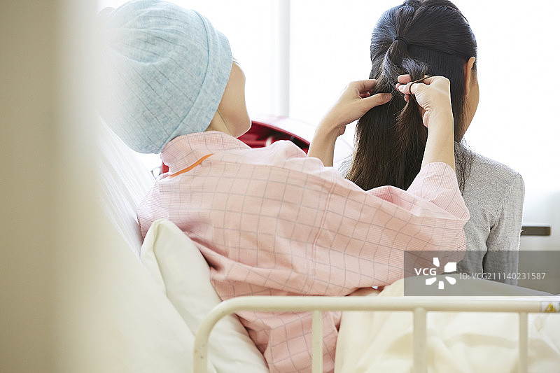母女 与疾病抗争 入院病人图片素材