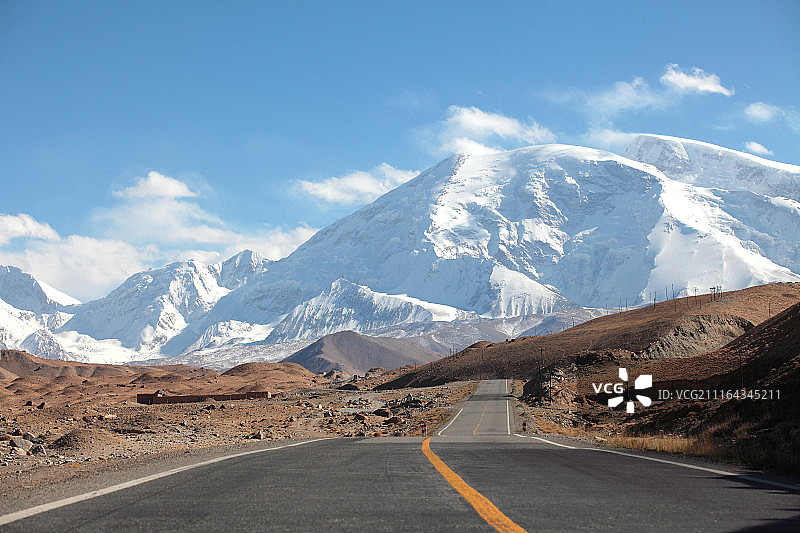 新疆喀什阿克陶帕米尔高原公路图片素材