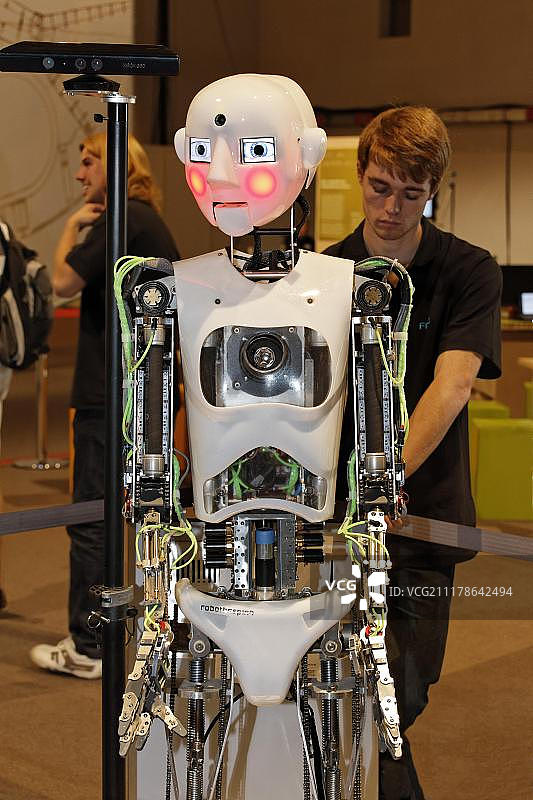 RoboThesbian，由Engineered Arts设计的人形机器人，IdeenPark 2012，一个为年轻人举办的技术和教育峰会，埃森，鲁尔地区，北莱茵-威斯特伐利亚，德国，欧洲图片素材
