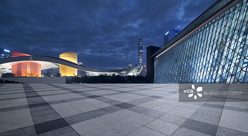 深圳市民广场地标建筑夜景和地面光效果图片素材