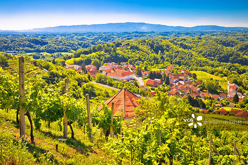 风景如画的小镇Klanjec鸟瞰图图片素材