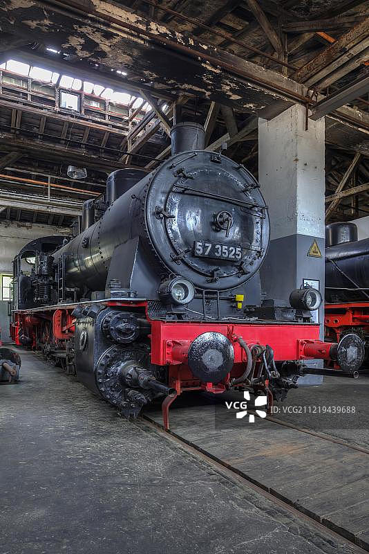 货运机车57 3525从1926年在机车棚，巴伐利亚铁路博物馆，诺德林根，巴伐利亚，德国，欧洲图片素材
