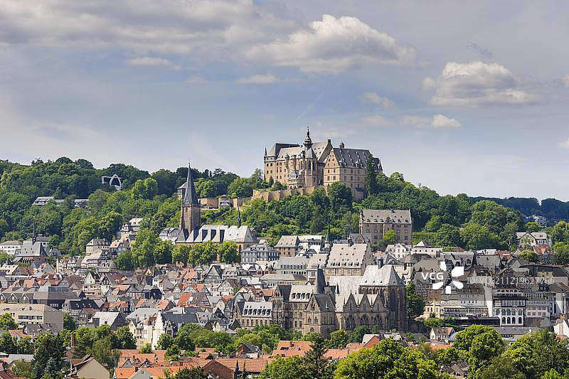 城市景观，带有大学博物馆和教区教堂的兰德格雷夫城堡，圣马里恩，老城，马尔堡，德国，欧洲图片素材