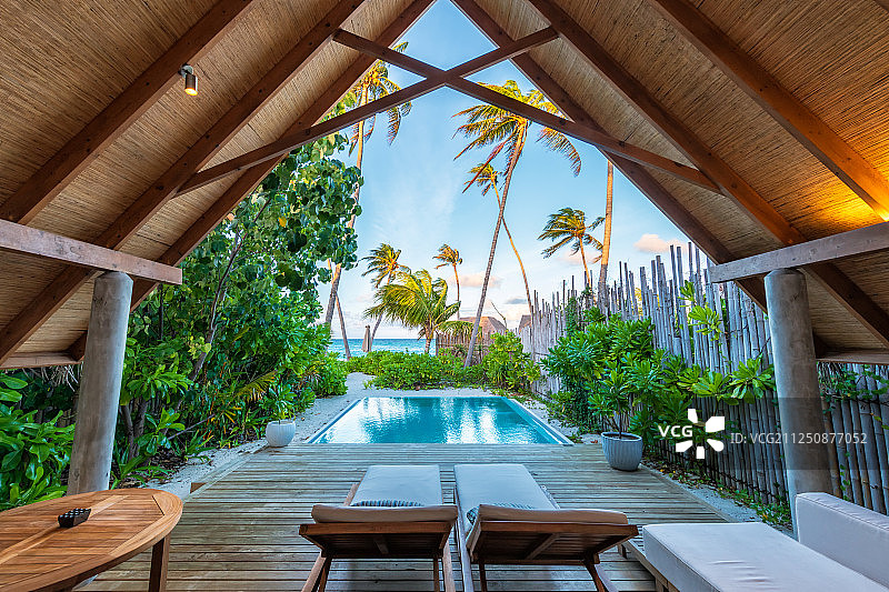 热带海岛星级酒店度假小屋庭院风光图片素材