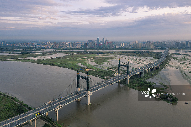 航拍哈尔滨市阳明滩大桥风光图片素材