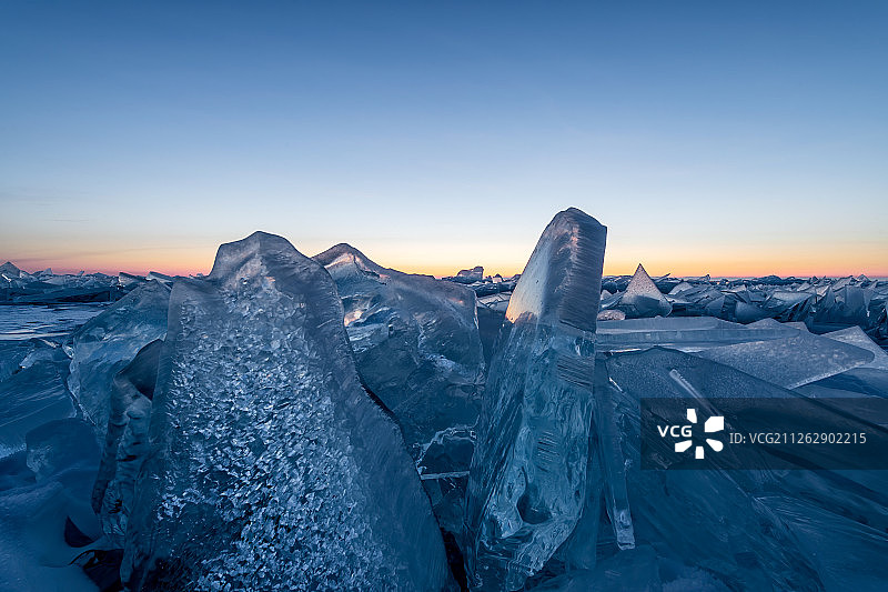 贝加尔湖的冰世界图片素材