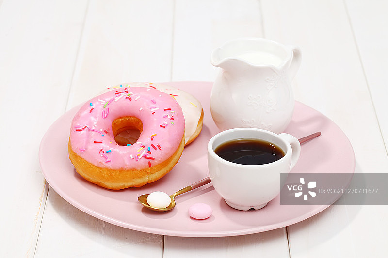 甜甜圈与咖啡牛奶图片素材