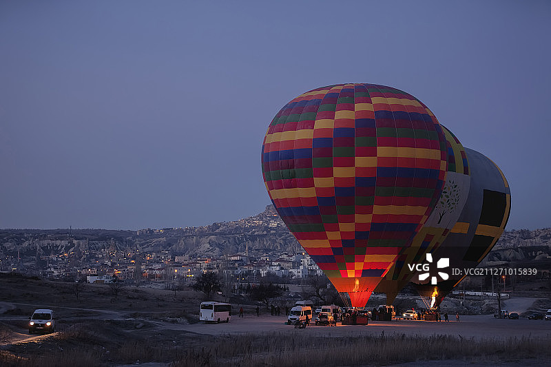 土耳其热气球准备起飞图片素材