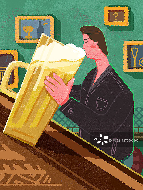 在酒吧喝啤酒的男生图片素材