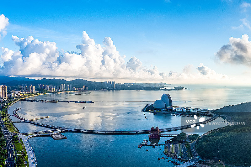 航拍视角下的珠海大剧院-珠海城市天际线图片素材