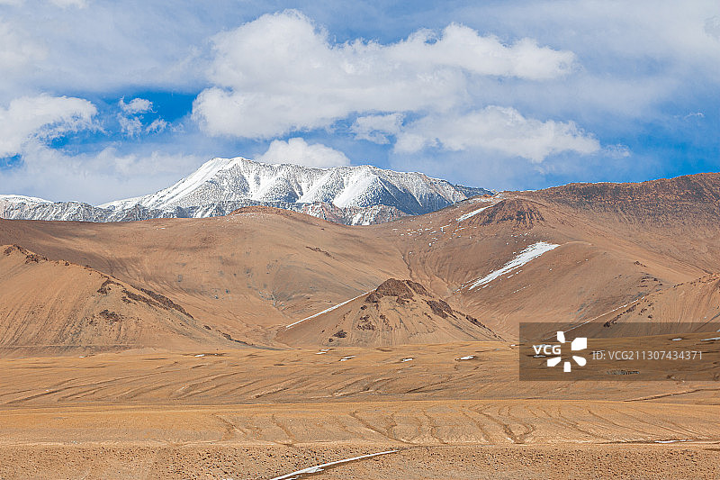 中国新疆帕米尔高原雪山风光图片素材