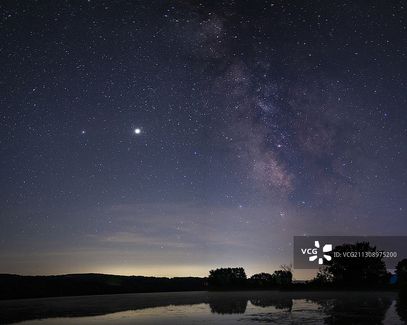 美国纽约上莱尔湖夜景图片素材