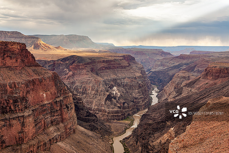 风景的鸟瞰图对多云的天空，大峡谷，亚利桑那州，美国，美国图片素材