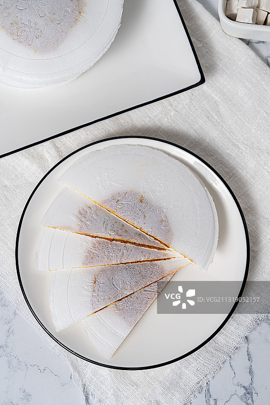 白色纯色背景老北京特产传统小吃去湿滋补甜品茯苓饼茯苓夹饼图片素材