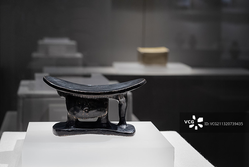 寿州窑黑釉象形瓷枕，安徽淮南市博物馆藏图片素材