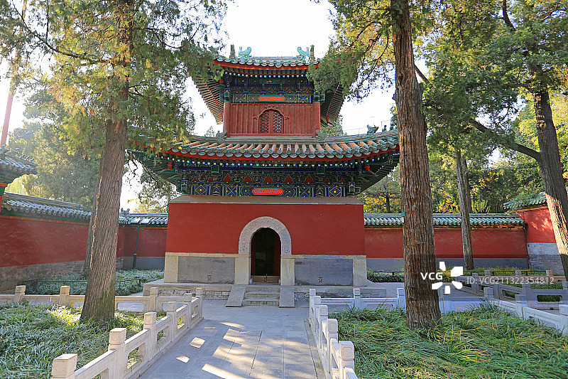 北京北海公园永安寺鼓楼图片素材