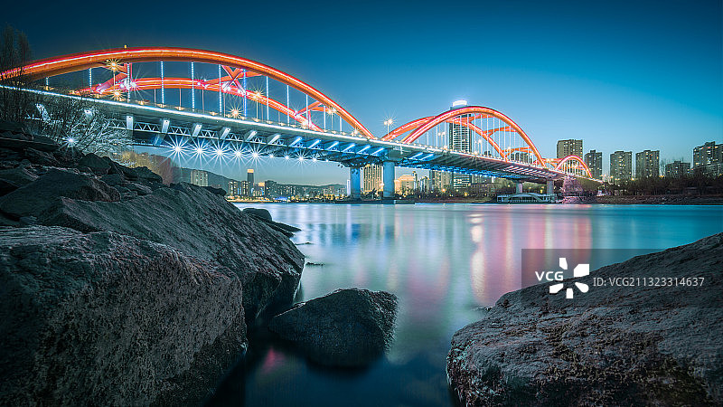 兰州雁滩大桥蓝调时刻图片素材