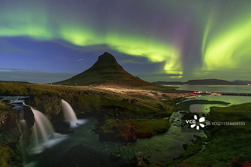 草帽山的极光（冰岛）图片素材