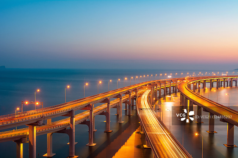 辽宁大连星海湾大桥，跨海大桥夜景图片素材