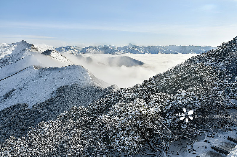 达瓦更扎雪山雪景图片素材