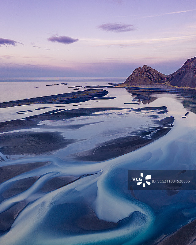 冰岛日落时的海景图片素材