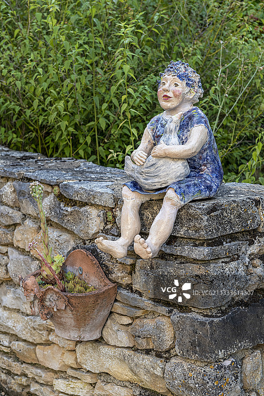 花园墙上的装饰，夏天，Lot，法国图片素材