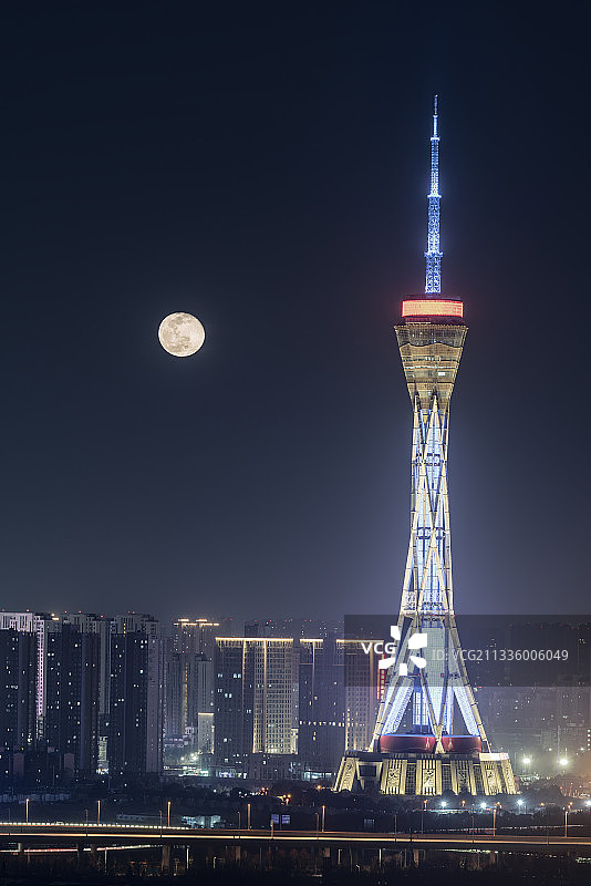 亚洲中国河南省郑州市中原福塔城市风光夜景图片素材