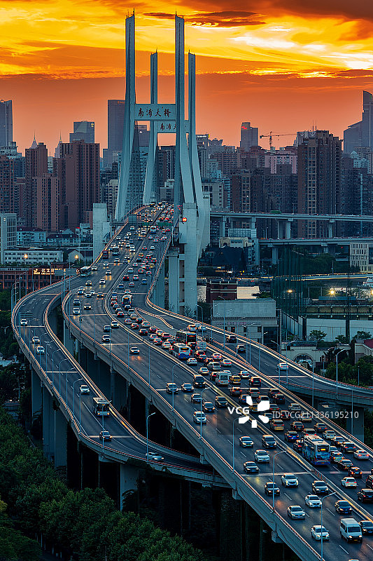 上海黄浦江南浦大桥日落城市风光图片素材