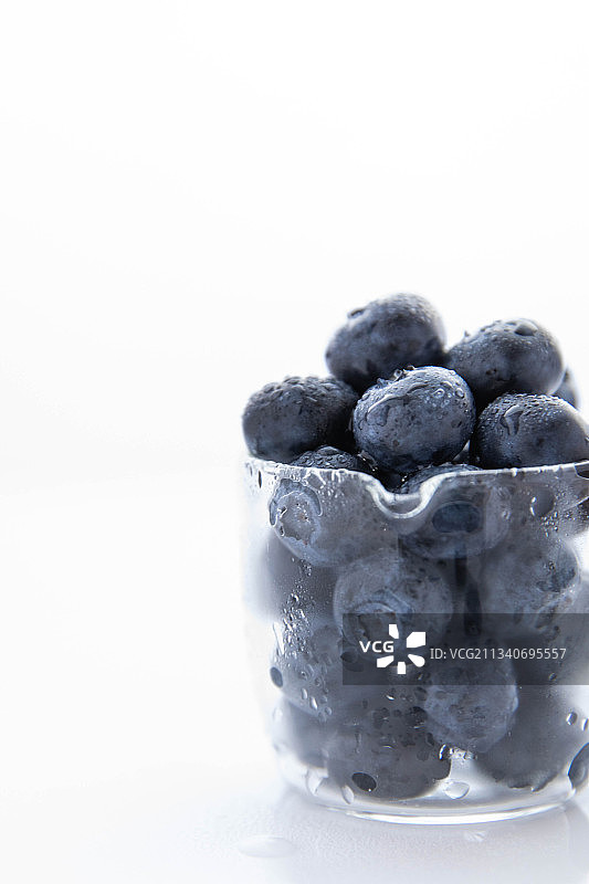 新鲜美味的蓝莓图片素材