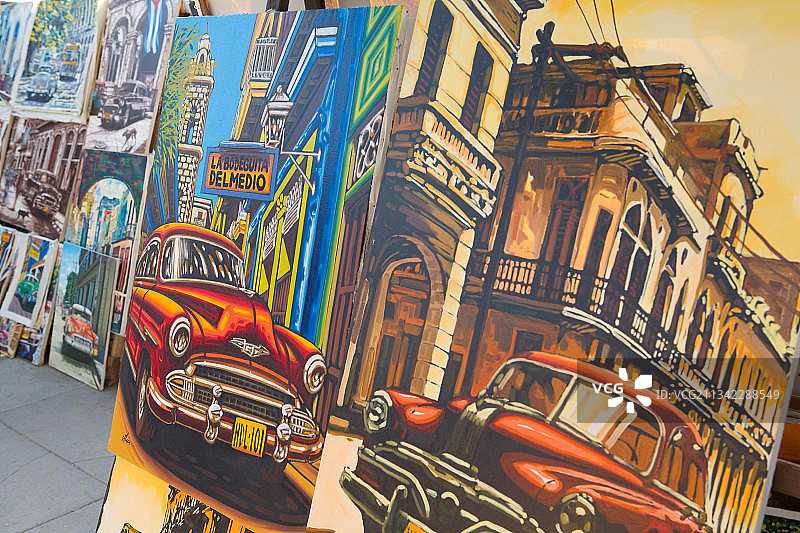 哈瓦那，古巴，哈瓦那街头出售油画。图片素材