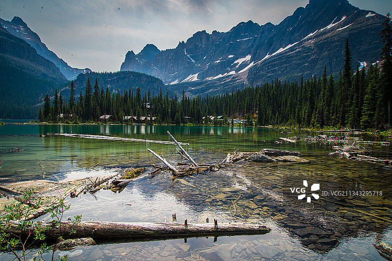 加拿大，山与天的湖泊风景图片素材