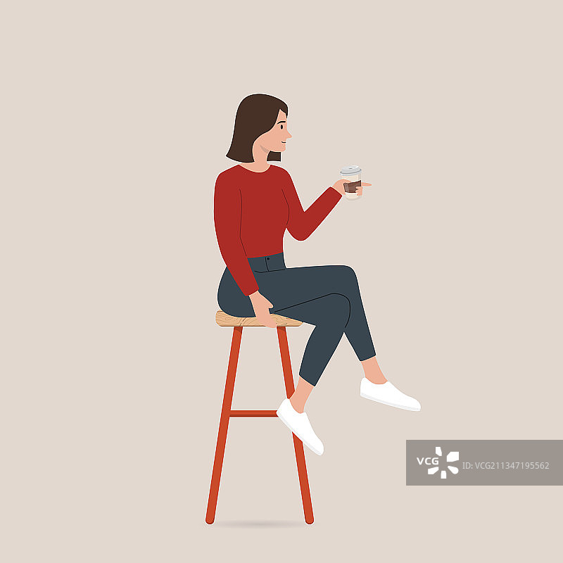 女人喝着咖啡，坐在酒吧的凳子上图片素材