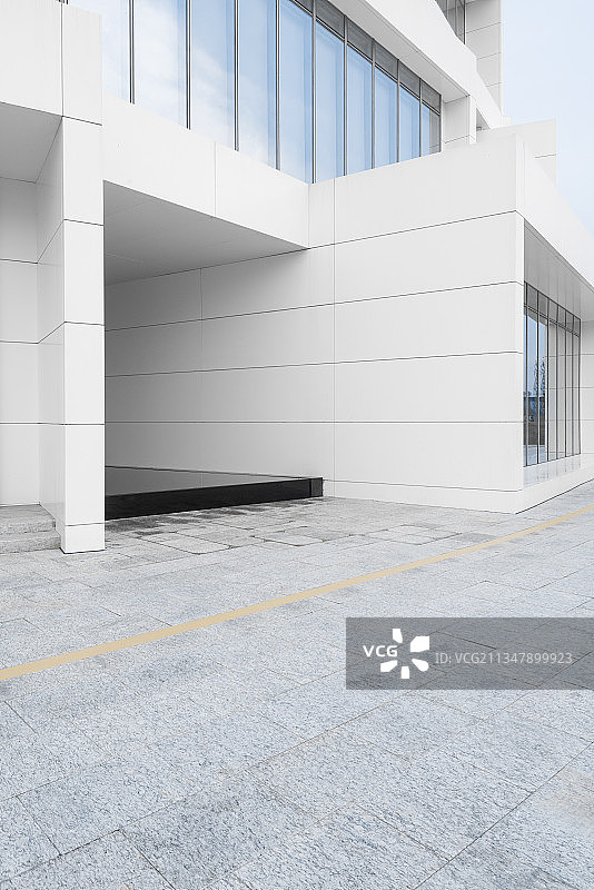 简洁的现代特色建筑砖地广场背景图图片素材