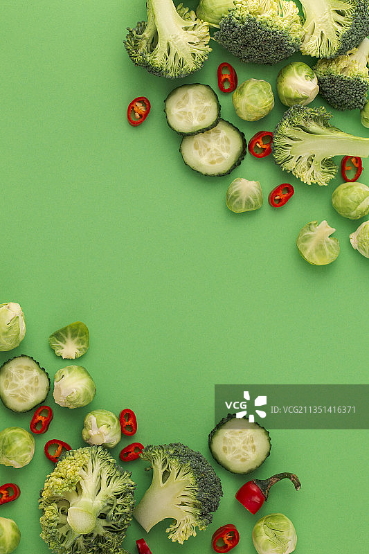 直接上面的蔬菜在绿色的背景图片素材