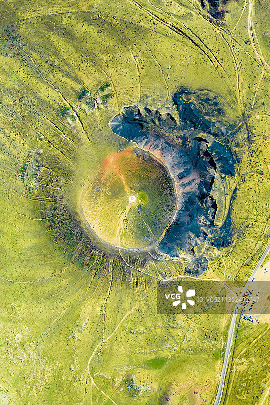 中国内蒙古乌兰察布乌兰哈达火山三号火山火山口俯拍航拍图片素材