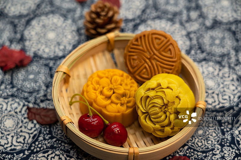 中国传统文化中秋节传统食物月饼图片素材