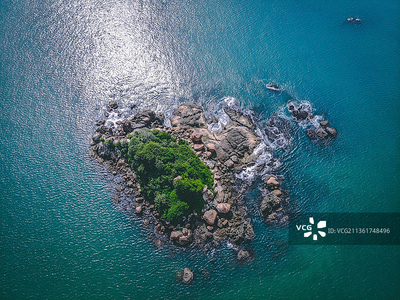 斯里兰卡，韦利加马，海中岩石形成的高角度视图图片素材