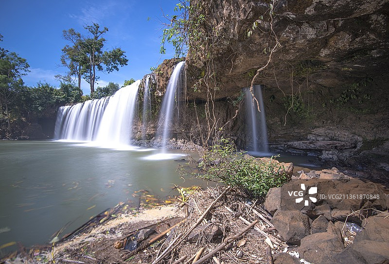 风景照片Dac Mai瀑布，风景瀑布在森林，越南图片素材