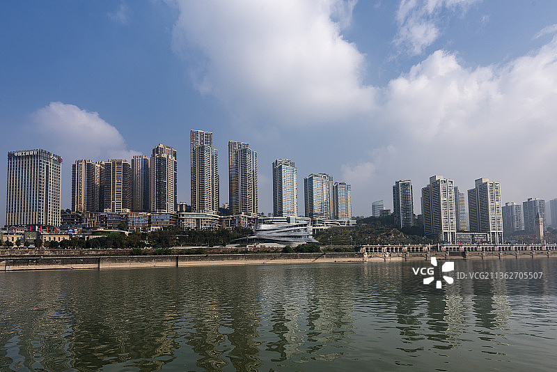 重庆市南岸区南滨路弹子石长嘉汇城市风光图片素材
