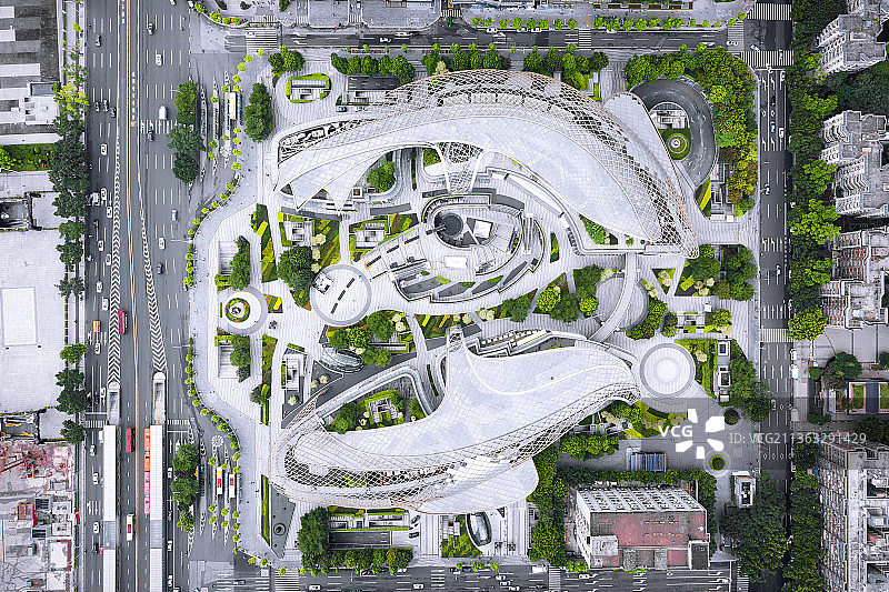 鱼形建筑广州繁华商圈珠江新城天环广场图片素材