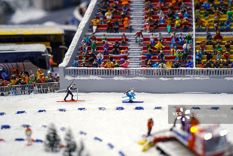 缩微模型滑雪场景图片素材