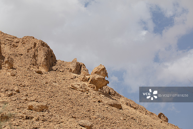 中东以色列犹太沙漠的山脉、岩石和丘陵图片素材