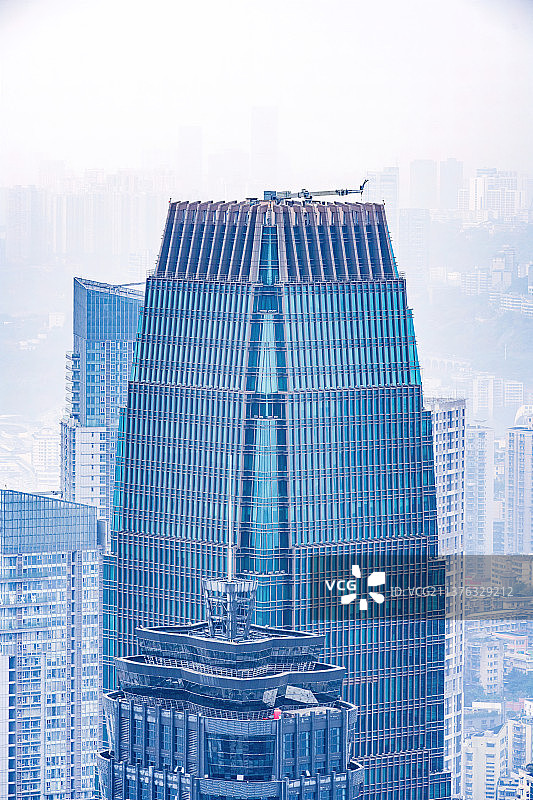 重庆中央商务区写字楼顶部特写图片素材