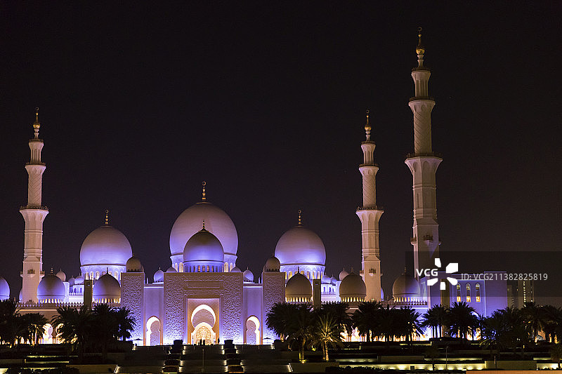 阿布扎比大清真寺夜景图片素材