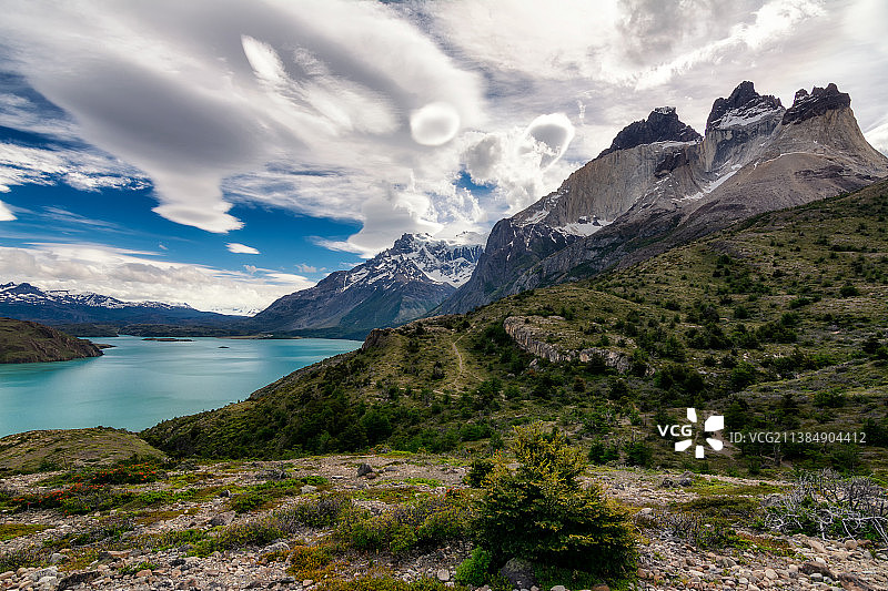 风景湖和山对天空，托雷斯潘恩，智利图片素材